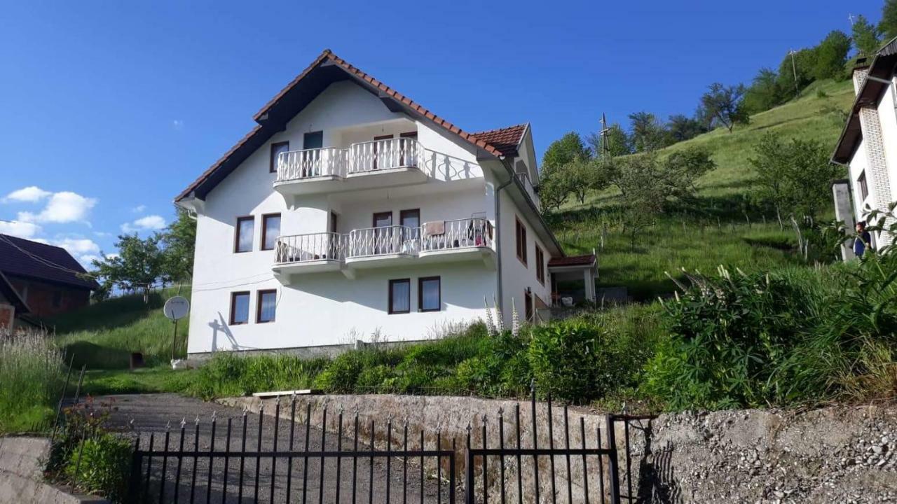 Apartment Little Village Плав Екстер'єр фото